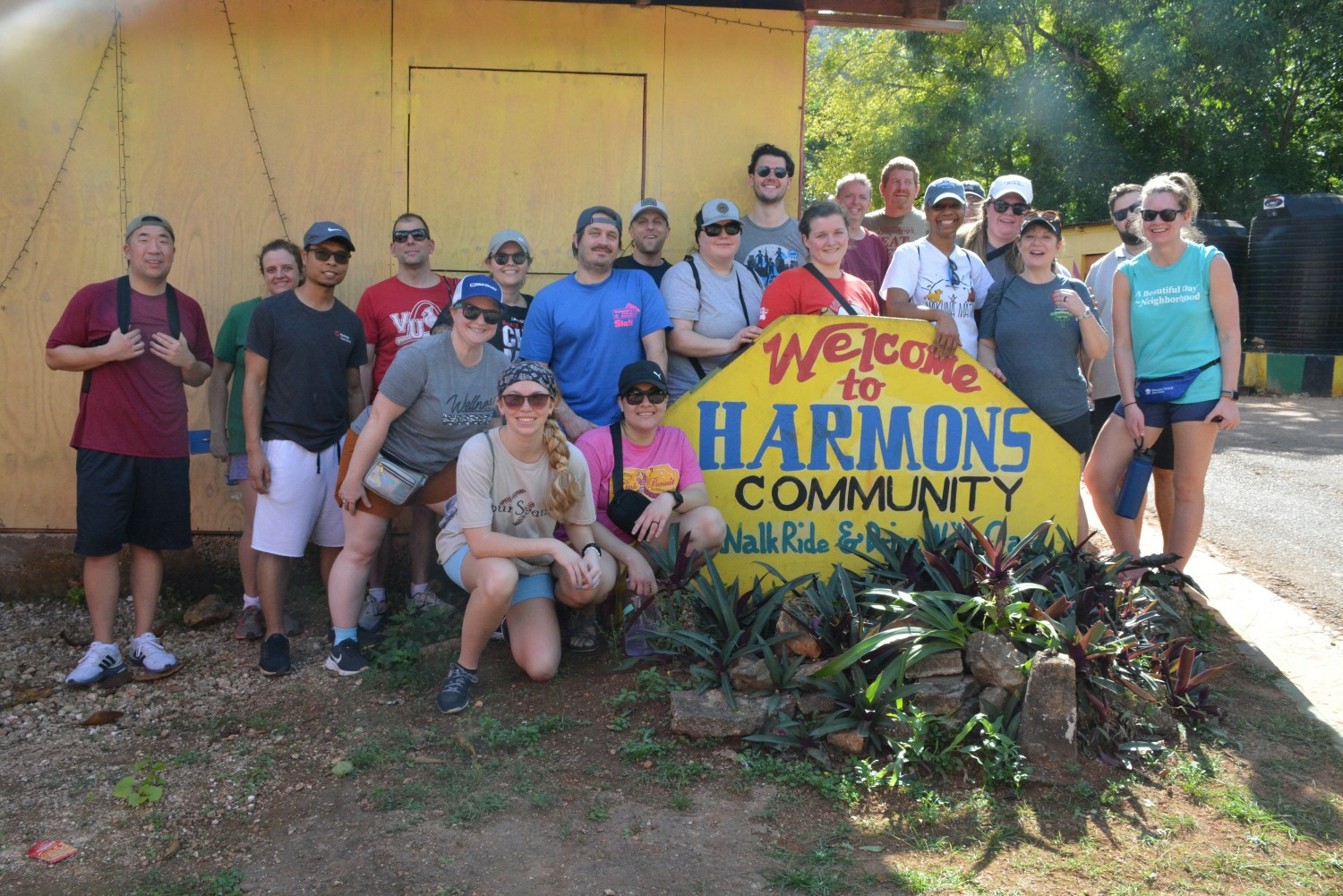  Employees at Veterans United Home Loans participate in a volunteer project in the local community