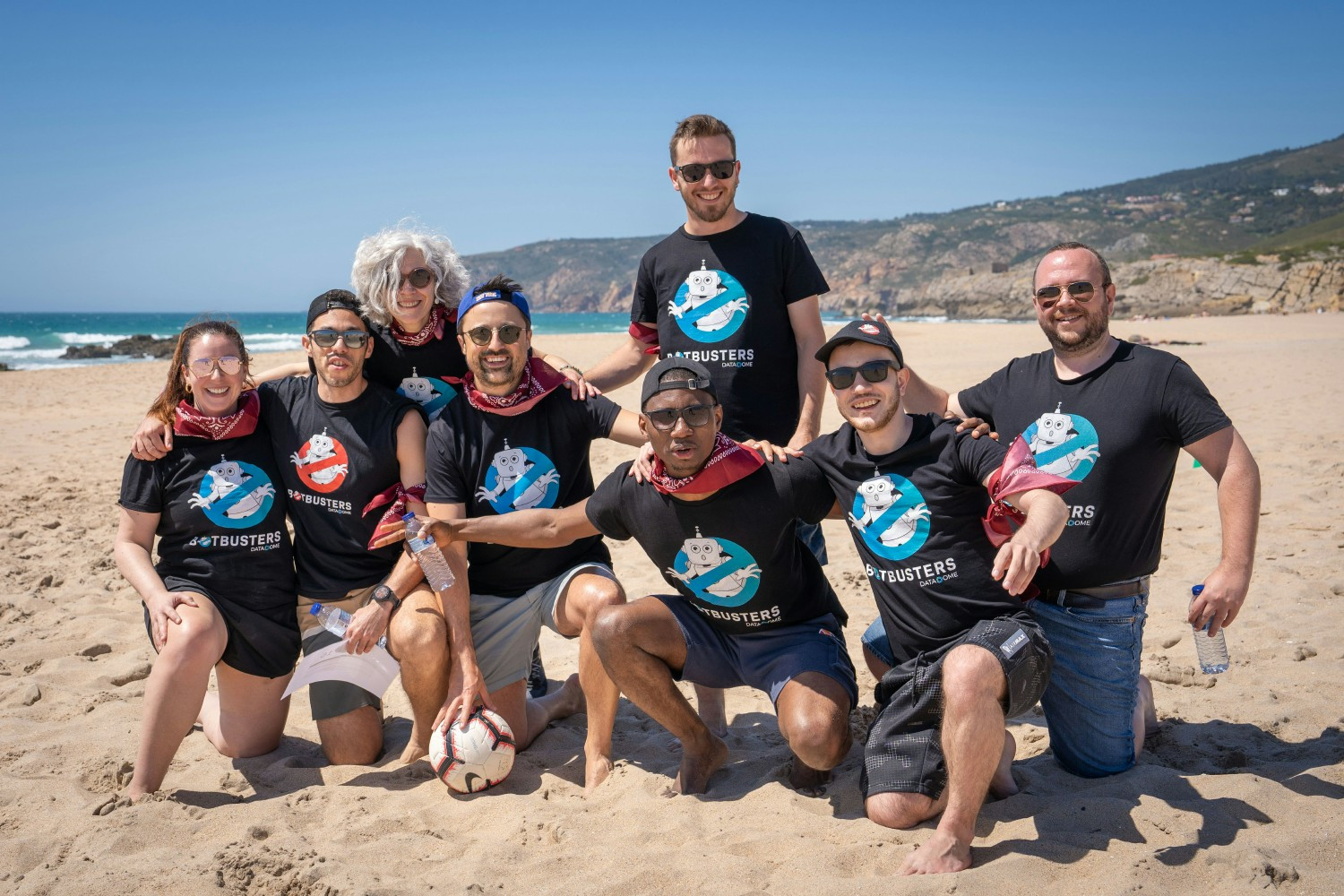 Creating memories as a team by the beach at the 2024 Lisbon Offsite 