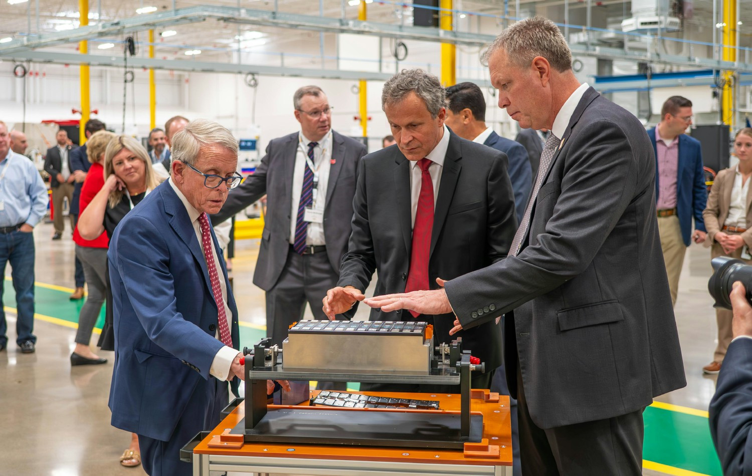 Governor Mike Dewine at Forsee Power inauguration of the Hilliard site.