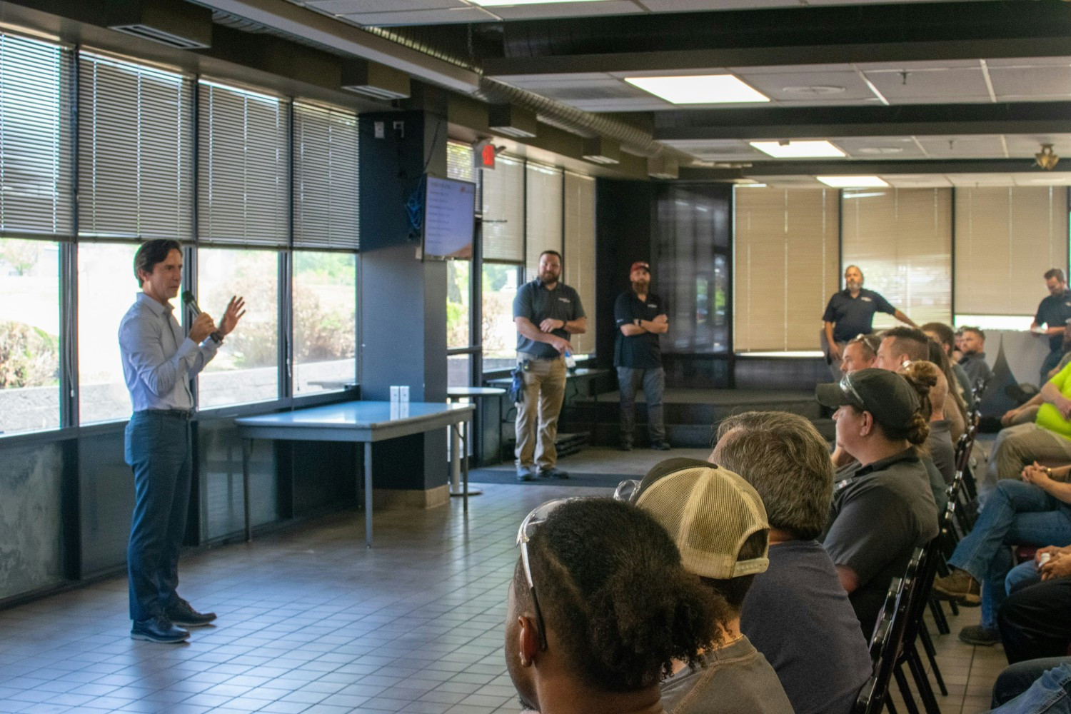 Chairman and CEO Vicente Reynal speaks to employees in Sedalia, Missouri.