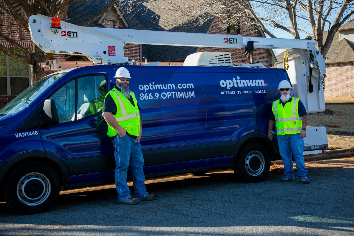 Optimum Field Technicians on a truck roll to a customer's home. 