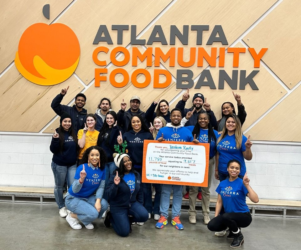 Atlanta region team members used their paid volunteer hours to help provide nearly 10,000 meals for those in need 