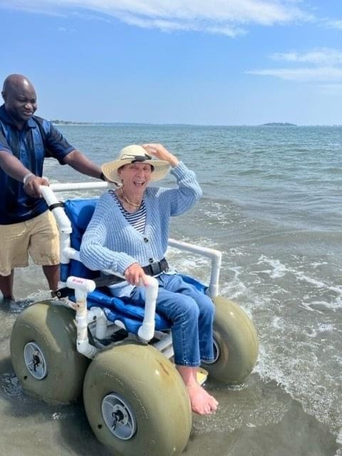 Residents and Staff at our assisted living visit the beach 