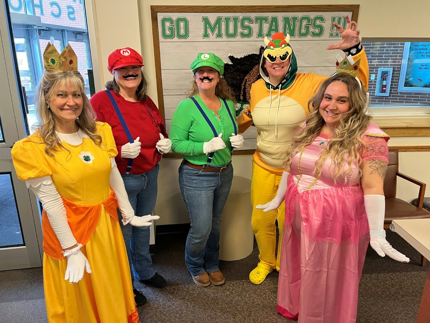 A super (Mario) elementary Halloween!