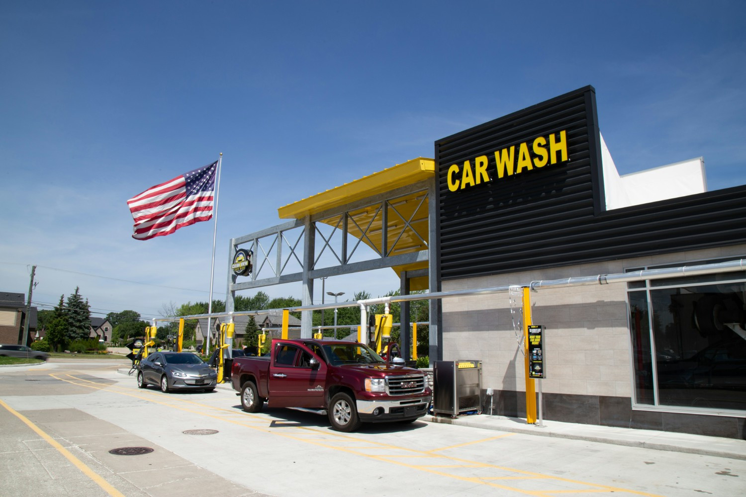 Visit us at 19 & Hayes for our express tunnel and powerful vacuums—perfect for a quick, thorough clean!