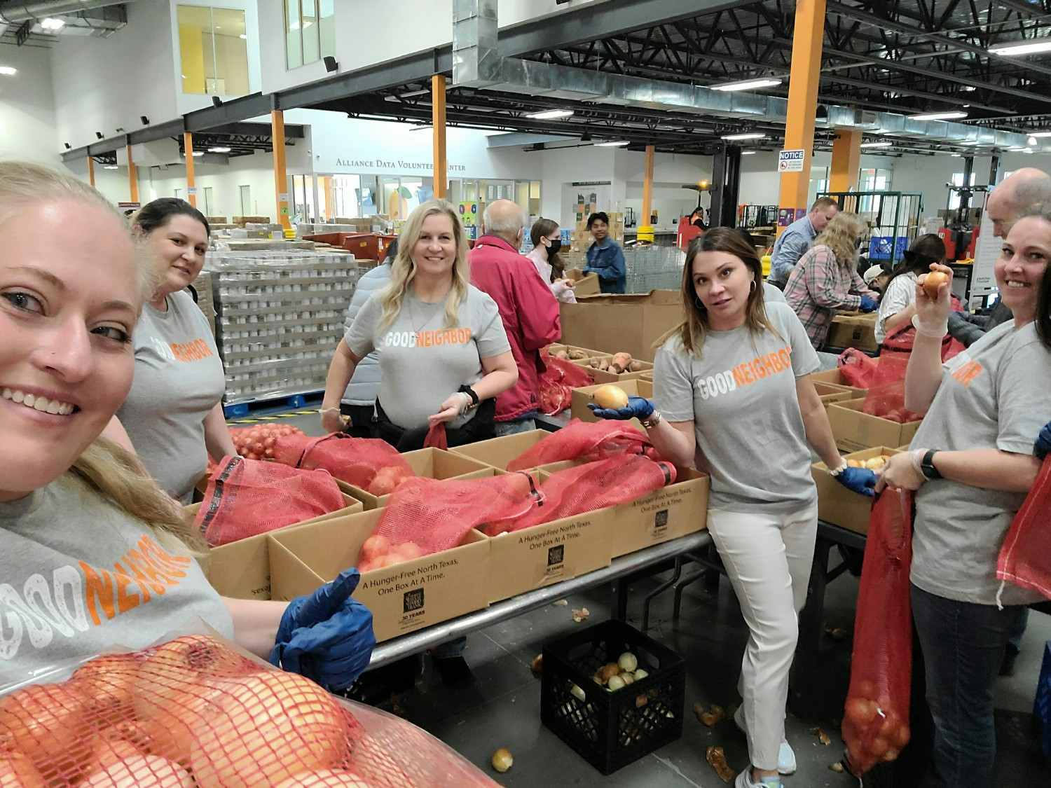 Good Neighbor
 Volunteers Making a Difference at the Food Bank!